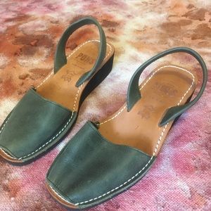 AVARCAS PONS wedge sandal forest green 7 / 7.5